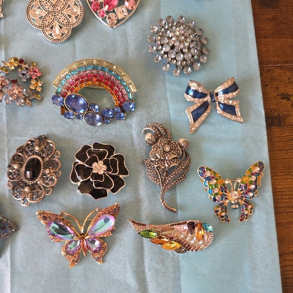Colorful Brooch Collection - Picture 5 of 5